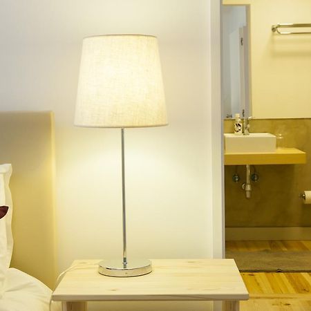 Joivy Cosy 1-Bed Flat With Workspace In Santa Catarina, Moments From Luis De Camoes Sq Lisboa Rom bilde