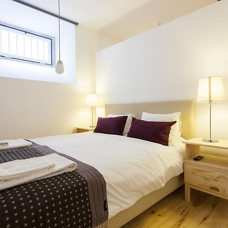 Joivy Cosy 1-Bed Flat With Workspace In Santa Catarina, Moments From Luis De Camoes Sq Lisboa Rom bilde