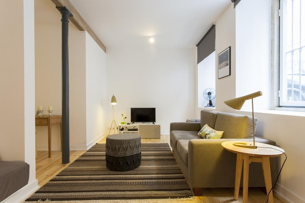 Joivy Cosy 1-Bed Flat With Workspace In Santa Catarina, Moments From Luis De Camoes Sq Lisboa Rom bilde