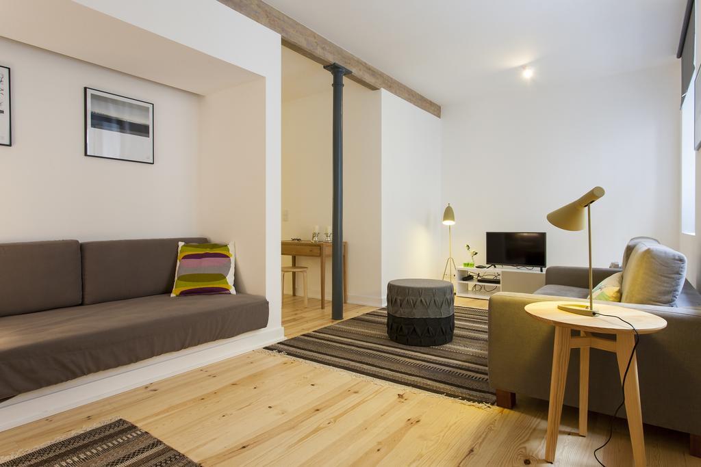 Joivy Cosy 1-Bed Flat With Workspace In Santa Catarina, Moments From Luis De Camoes Sq Lisboa Rom bilde