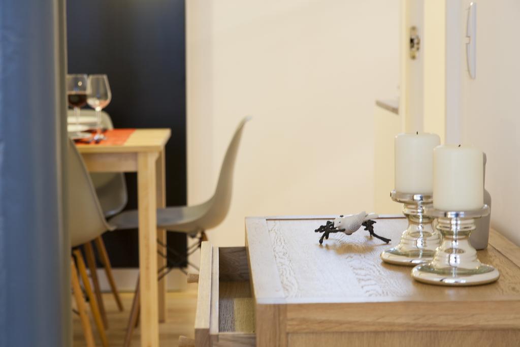 Joivy Cosy 1-Bed Flat With Workspace In Santa Catarina, Moments From Luis De Camoes Sq Lisboa Rom bilde