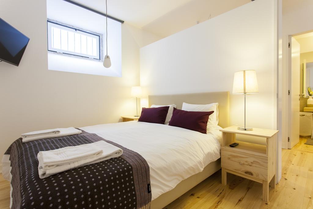 Joivy Cosy 1-Bed Flat With Workspace In Santa Catarina, Moments From Luis De Camoes Sq Lisboa Rom bilde