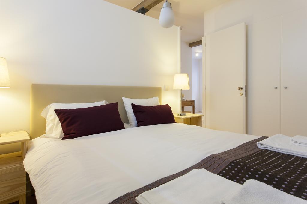 Joivy Cosy 1-Bed Flat With Workspace In Santa Catarina, Moments From Luis De Camoes Sq Lisboa Rom bilde