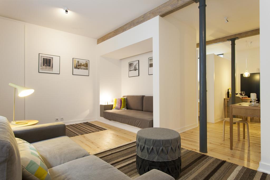 Joivy Cosy 1-Bed Flat With Workspace In Santa Catarina, Moments From Luis De Camoes Sq Lisboa Rom bilde
